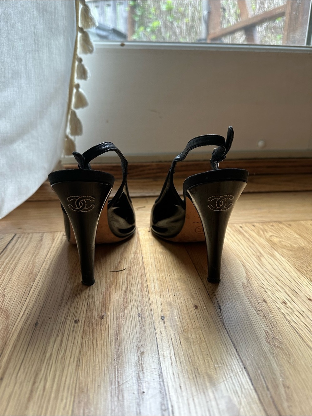 CHANEL Black Patent Leather Slingback Stiletto Heels with CC Logo - Picture 1 of 8